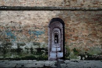 На улице города Форли.