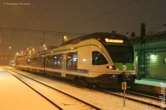 Железнодорожная станция Керавы ночью.