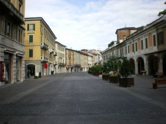 Улица в Брешиа.