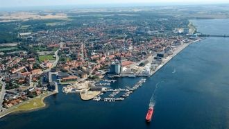 Город Нюкёбинг с высоты.