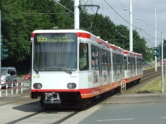 Трамвай на улицах города Херне.