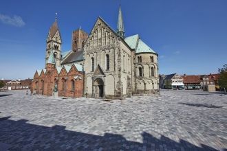 Рибе на Соборной площади.