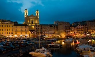 Ночная Бастия.