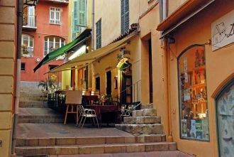 Одна из улочек Бастии.