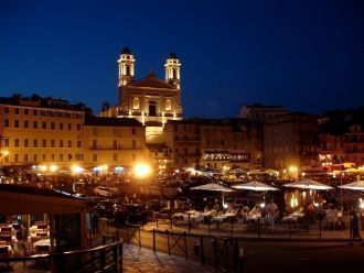 Вид на ночную Бастию.