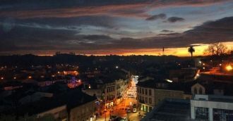 Город Агеда ночью.