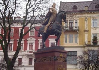 Памятник Даниле Галицкому.