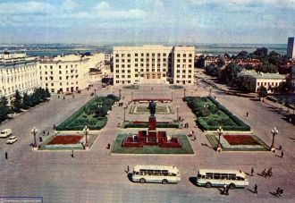 Площадь Свободы. Начало 1970-х гг.