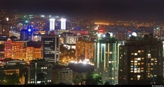 Город Алматы ночью.