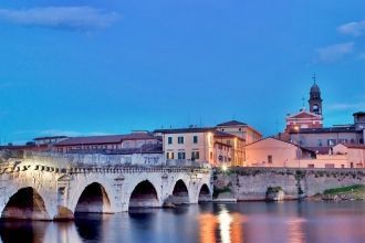 Римини, старинный каменный мост Тиберия 