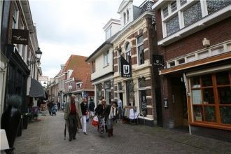 Главная улица Леуварден, Нидерланды.