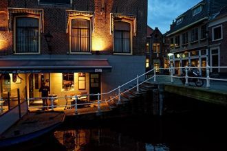 Вид на ночной Алкмар.