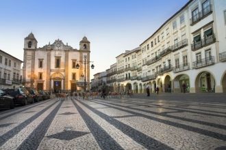 Городская площадь.&nbsp;Эвора, Португали