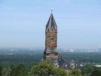 Достопримечательность города Бергиш-Глад