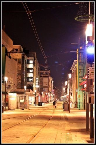 Ночные улицы города Нойс.