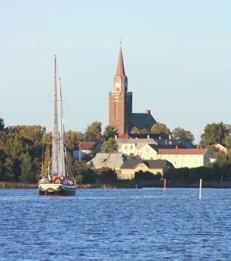 Вид с воды на Раахе.