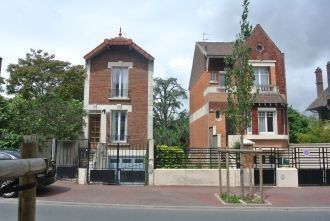 Причудливые дома города Кламар.