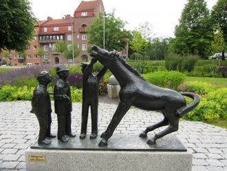 Зеленый оазис в центре Лидингё.