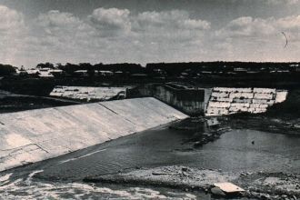 Плотина на реке Нара (Серпухов, Россия)