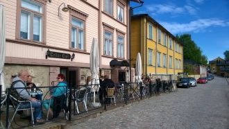 Посетители кафе