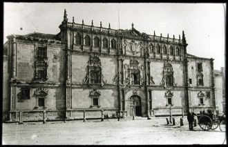 Историческое изображение университета.