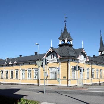 Здание финской школы.