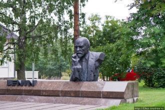 Ленин в Котке, памятник Ленину был подар
