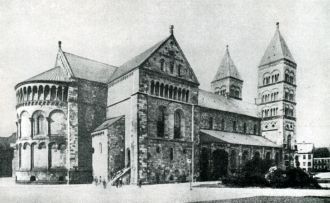 Собор в Лунде. Начат около 1100 г. Общий