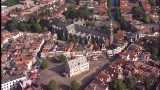 Город Гауда с высоты птичьего полета.