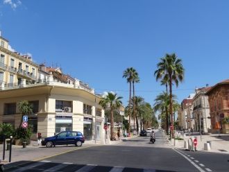 Йер-авеню Жозеф Клотис.