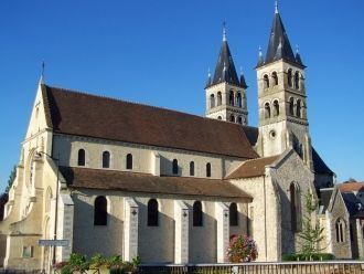 Храмы города Мелён.