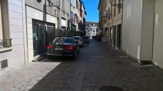 Фото улиц города Мелён.