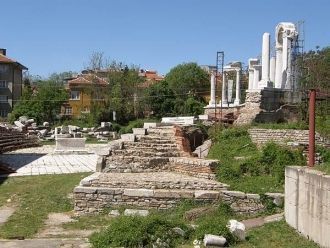 Древние руины.