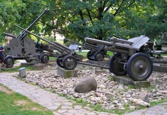 Музей тяжелой боевой техники под открыты