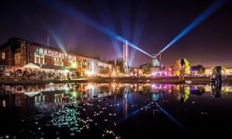 Город Острава ночью.