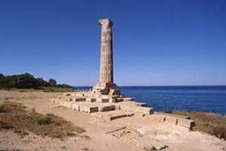 Руины храма Геры Лацинии в Кротоне.