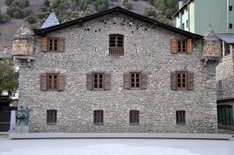 Каза-де-ла-Валь. Это старинный особняк б