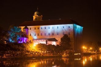 Живописные, ночные виды города Подебрады