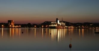 Панорама города Саннефьорд. Ночь.