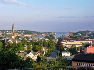 Вид на город Саннефьорд.