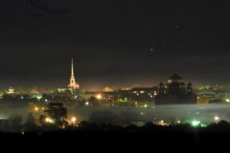 Ночной город Мичуринск, Россия.