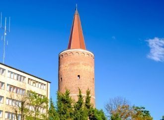 Башня Пястов – оборонительная башня, еди