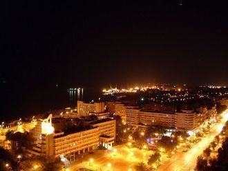 Город Брэила ночью.