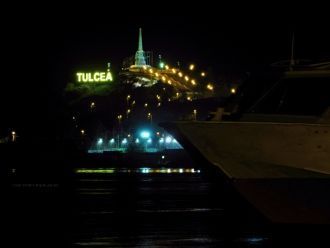 Ночной город Тулча.