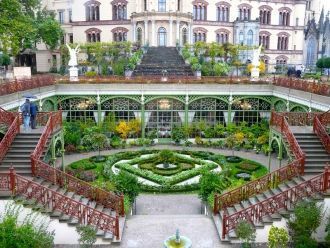 Дворцовый сад в Шверине, Германия.