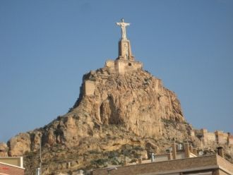 Название замка Монтеагудо появилось от н