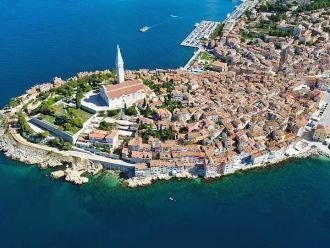 Город Пореч с высоты.