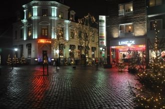 Прогулка по улицам города Истад. Ночь.