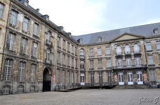 Аббатство Сен-Вааст.