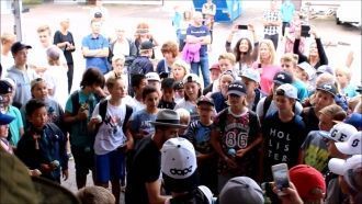 Молодёжь города Евле.